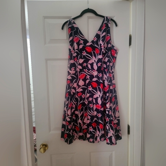 Draper James Dresses & Skirts - Draper James Fit and Flare Dress Size 12
